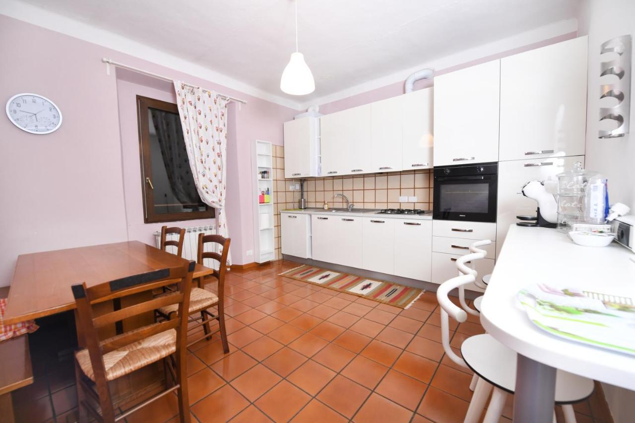 Villa Pinetina B&B Lasnigo Екстер'єр фото