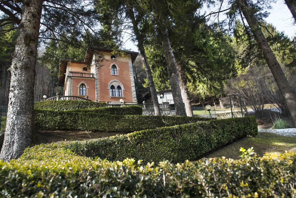 Villa Pinetina B&B Lasnigo Номер фото