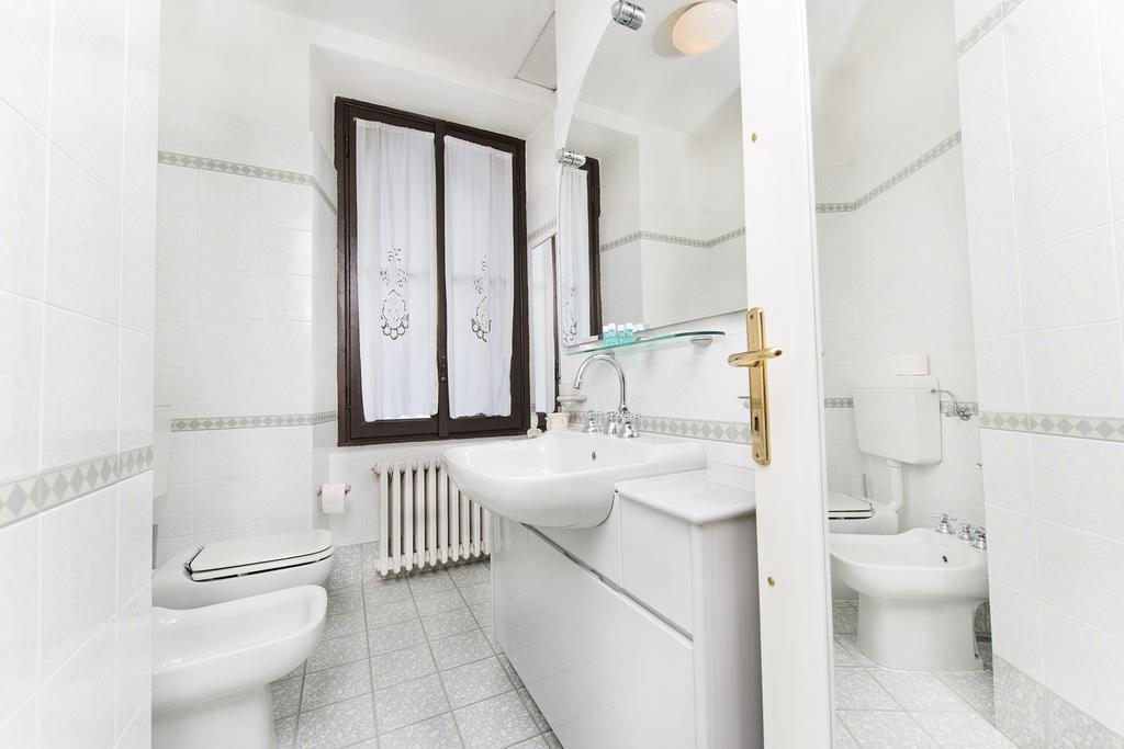 Villa Pinetina B&B Lasnigo Екстер'єр фото