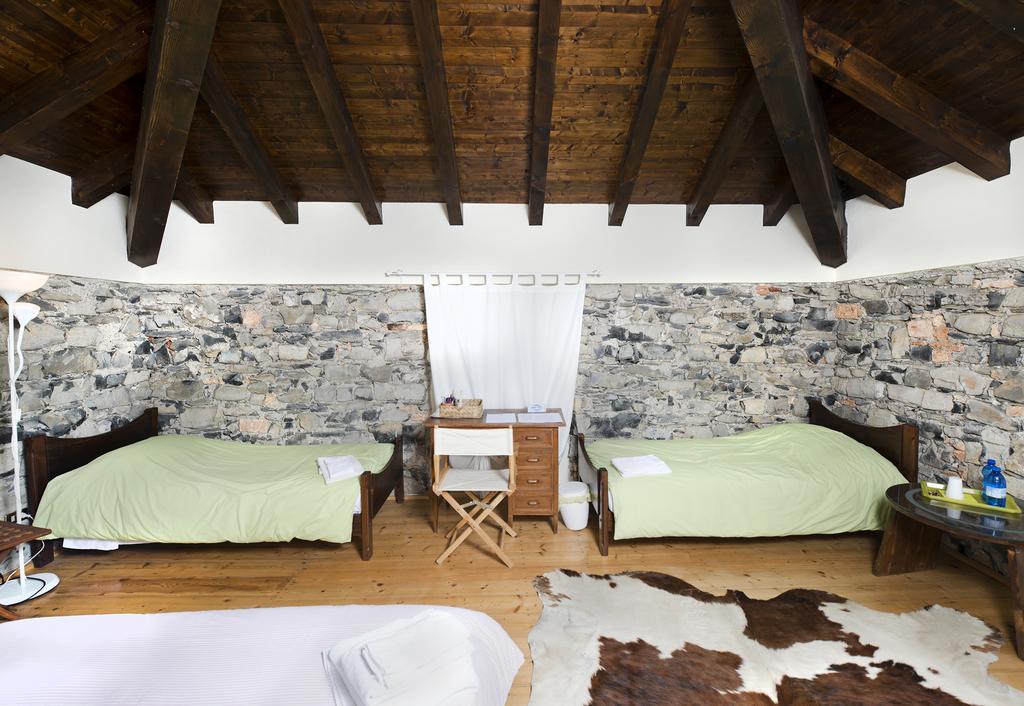 Villa Pinetina B&B Lasnigo Екстер'єр фото